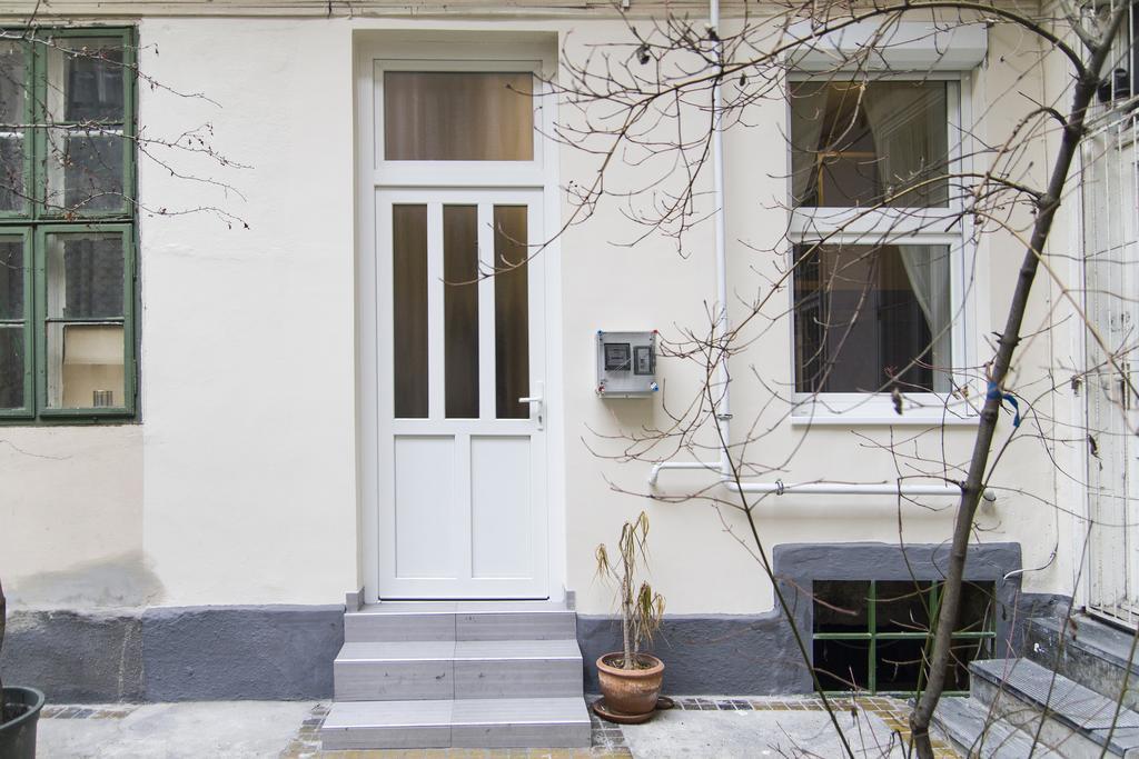 Ava'S Champagne Studio City Center-Andrash Street King Street Budapest Exterior photo